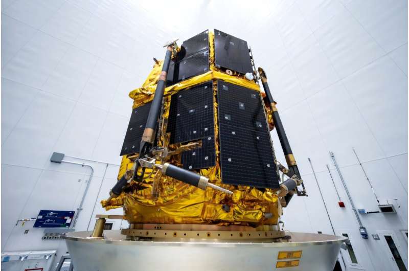 На этом рекламном изображении, предоставленном ispace, лунный посадочный модуль Resilience виден интегрированным в адаптер ракеты-носителя SpaceX Falcon 9. На этом раздаточном изображении, предоставленном ispace, лунный посадочный модуль Resilience виден интегрированным в адаптер ракеты-носителя SpaceX Falcon 9.